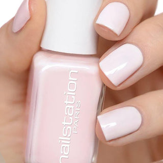 bikini | Pink nail polish